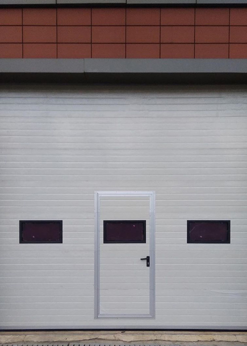 SECTIONAL DOORS